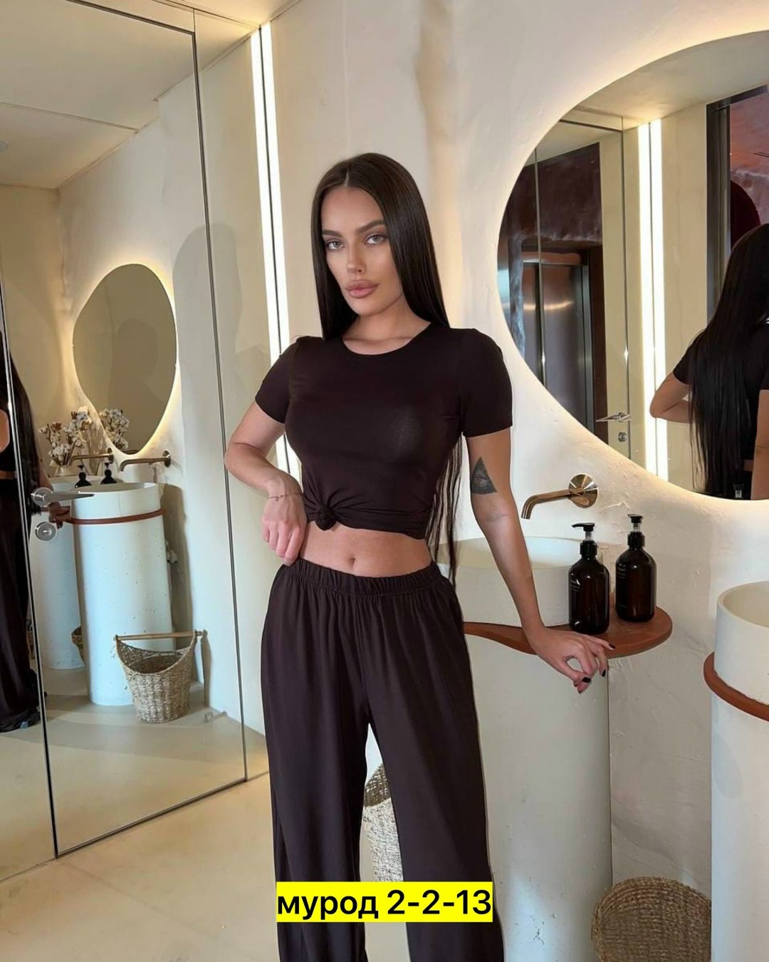 костюм с кроп топом,прямые брюки,арабова фатя,спортивные женские тела,слив голая