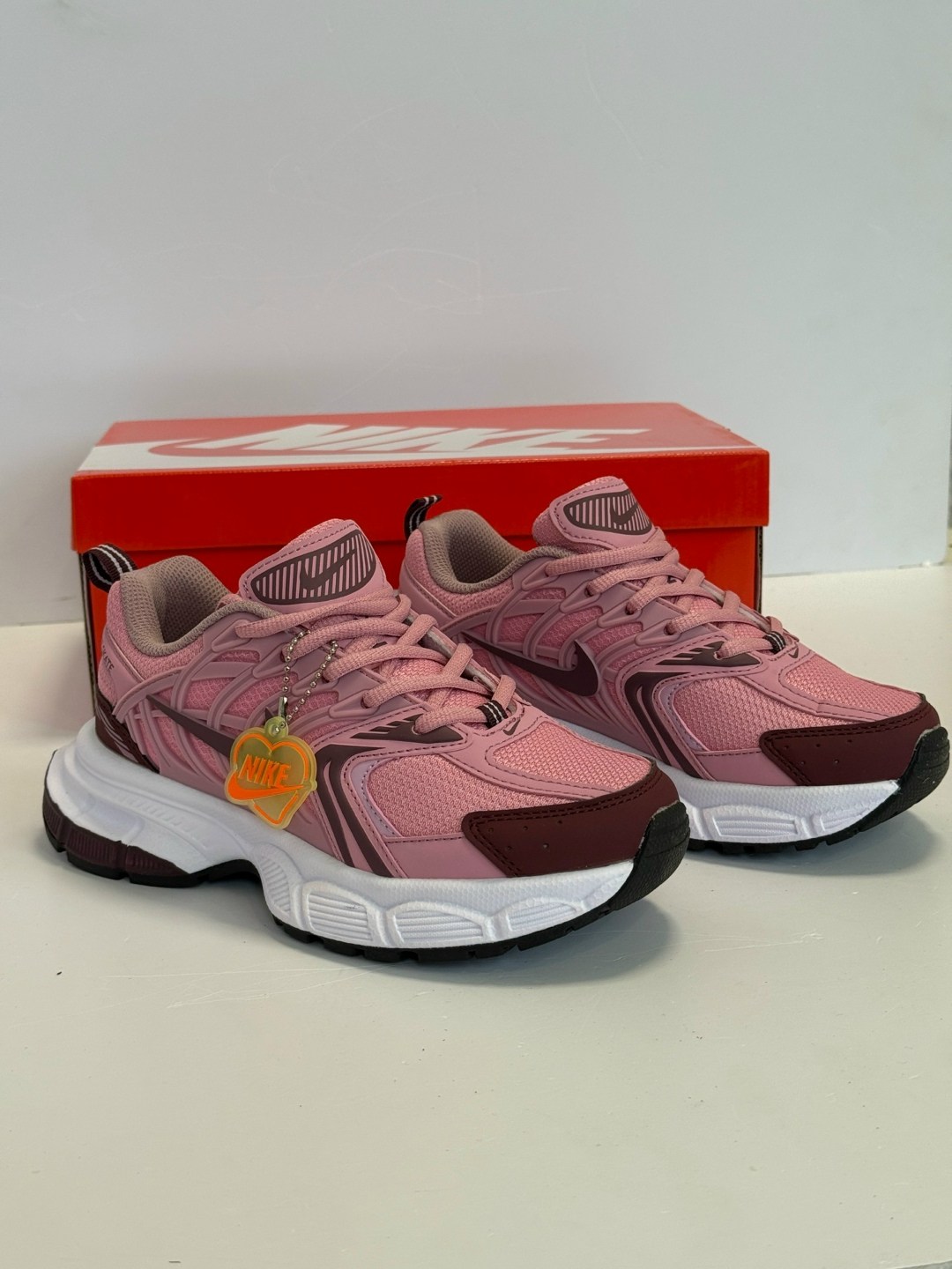 кроссовки,женские кроссовки,женские кроссовки nike,кроссы,спортивная