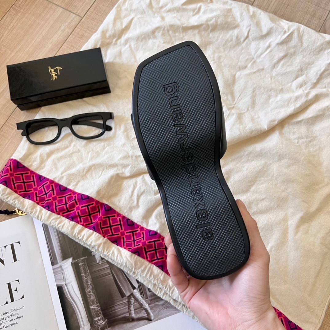 модные тапочки,шлепанцы баленсиага мужские,,шлепанцы женские,мужские шлепанцы