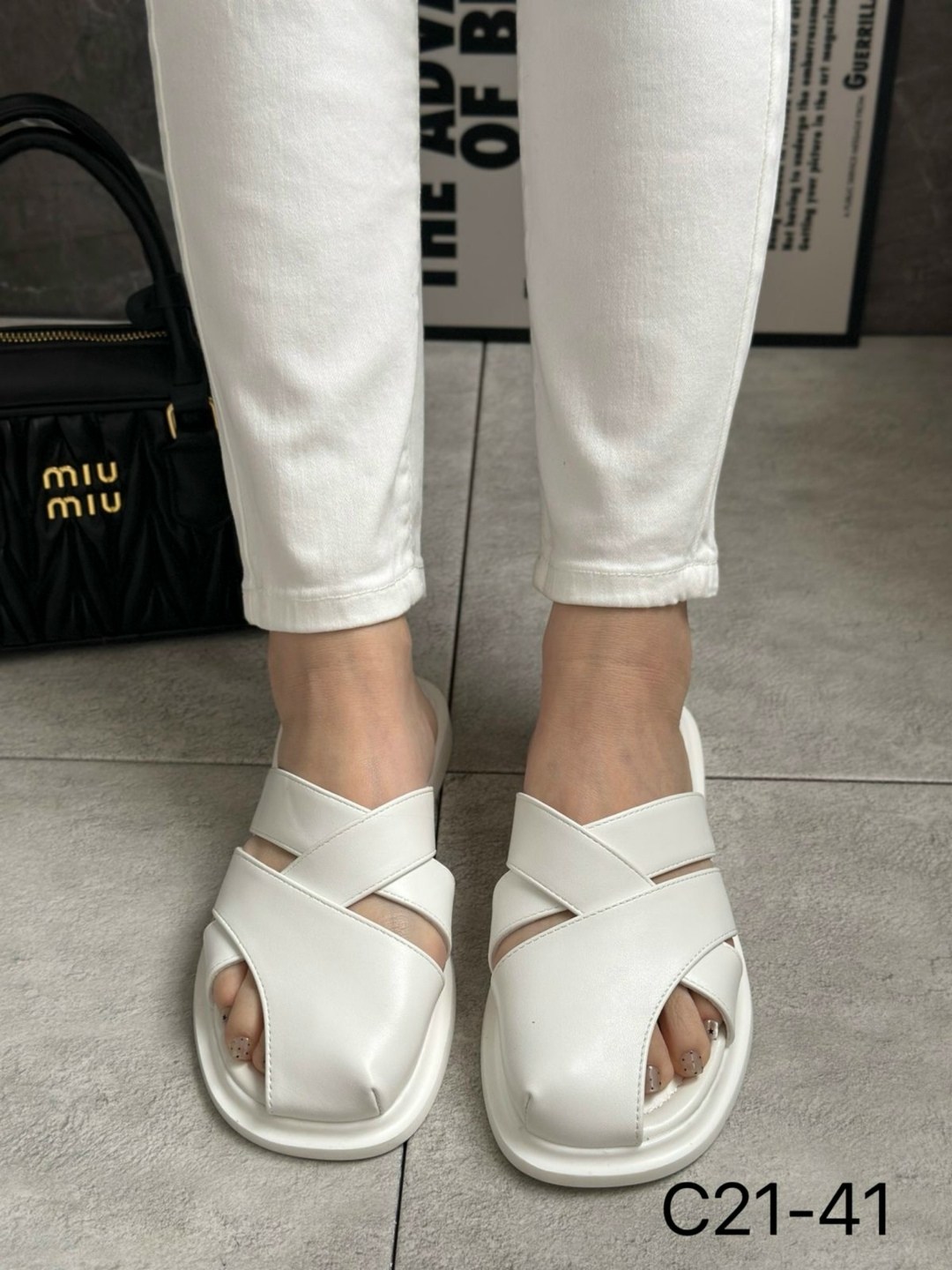 шлепанцы женские,женские шлепки,,шлепанцы летние,белые шлепанцы