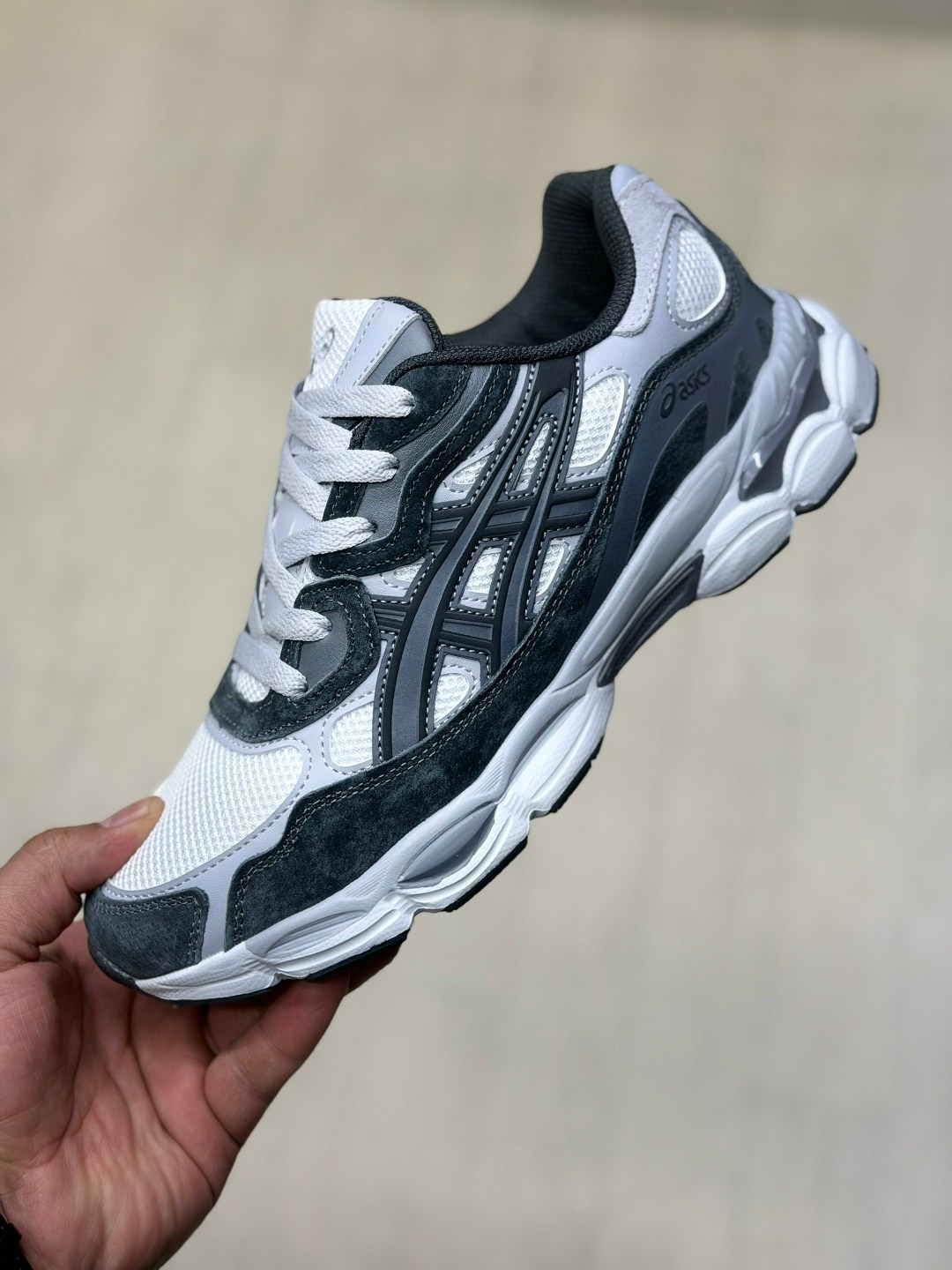 кроссовки asics gel-nyc graphite grey black,кроссовки мужские asics,кроссовки asics,кроссовки asics gel nyc,спортивная