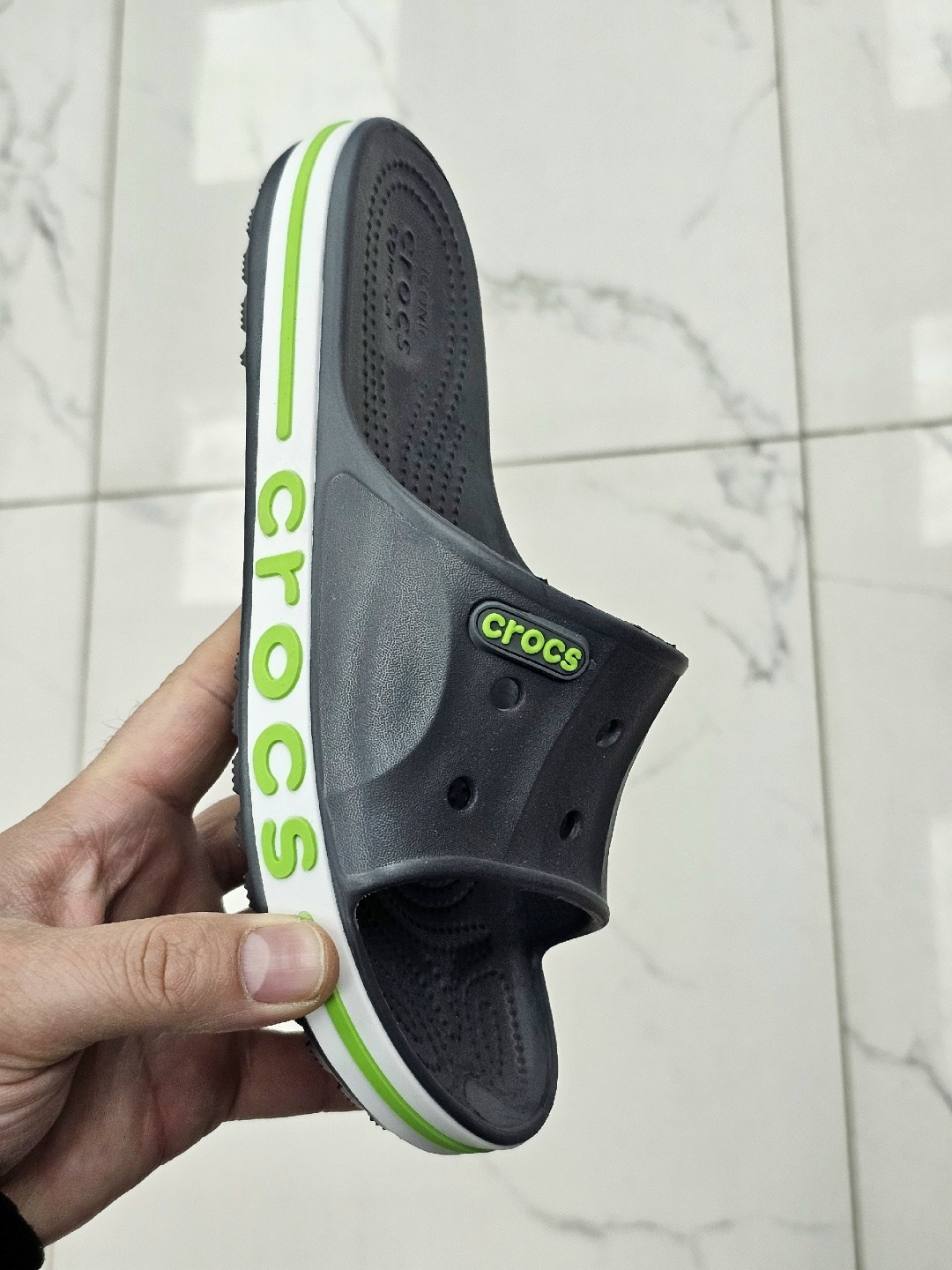 шлепанцы crocs,шлепанцы женские,,шлепанцы crocs bayaband slide,шлепки крокс слайд