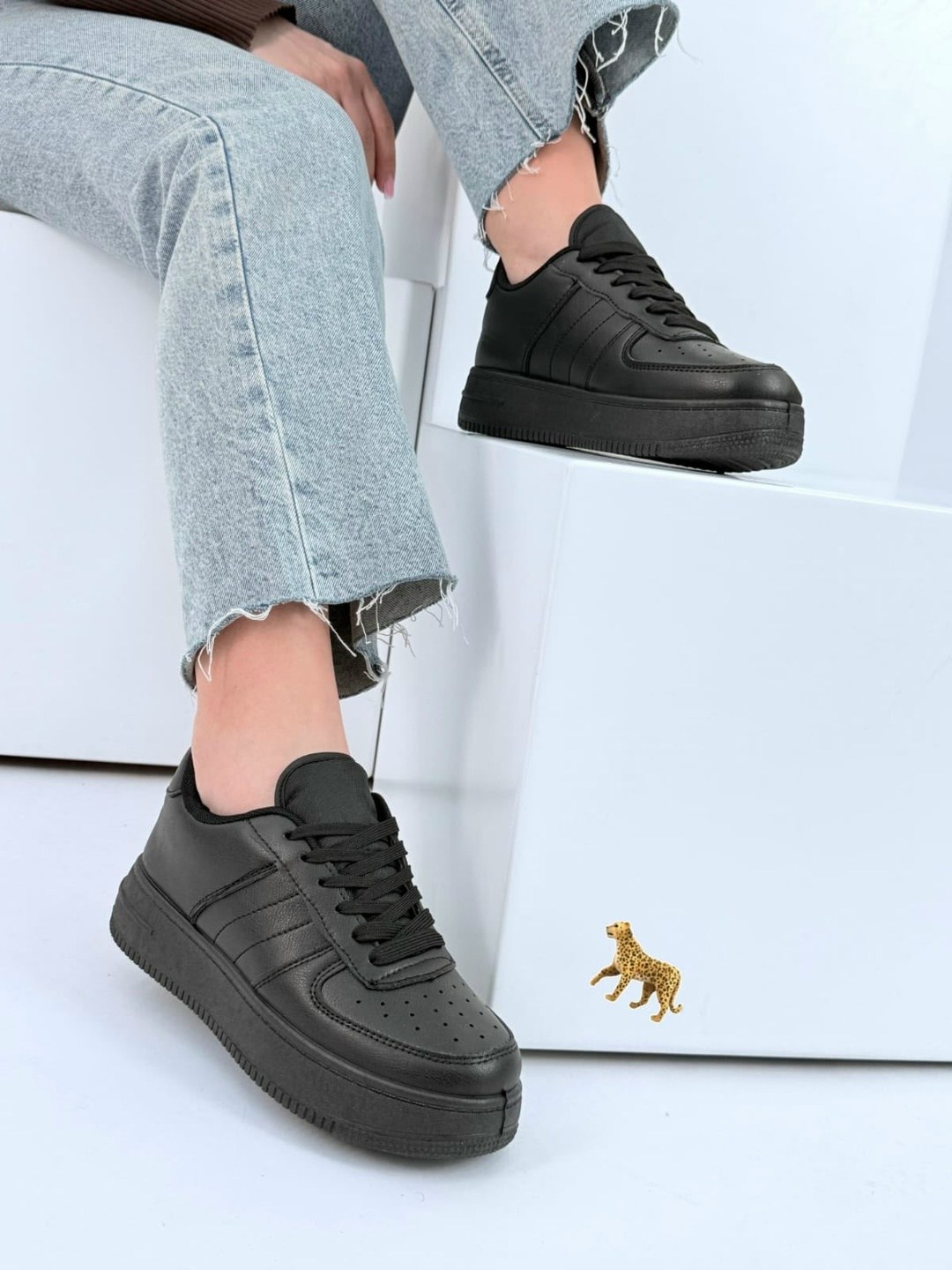 ,кроссовки женскиe,черные кроссовки,черные кроссовки женские,кроссовки повседневные