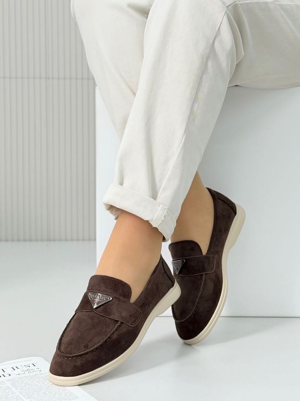 лоферы замшевые,женские лоферы,лоферы женские замшевые,коричневые замшевые лоферы,лоферы prada