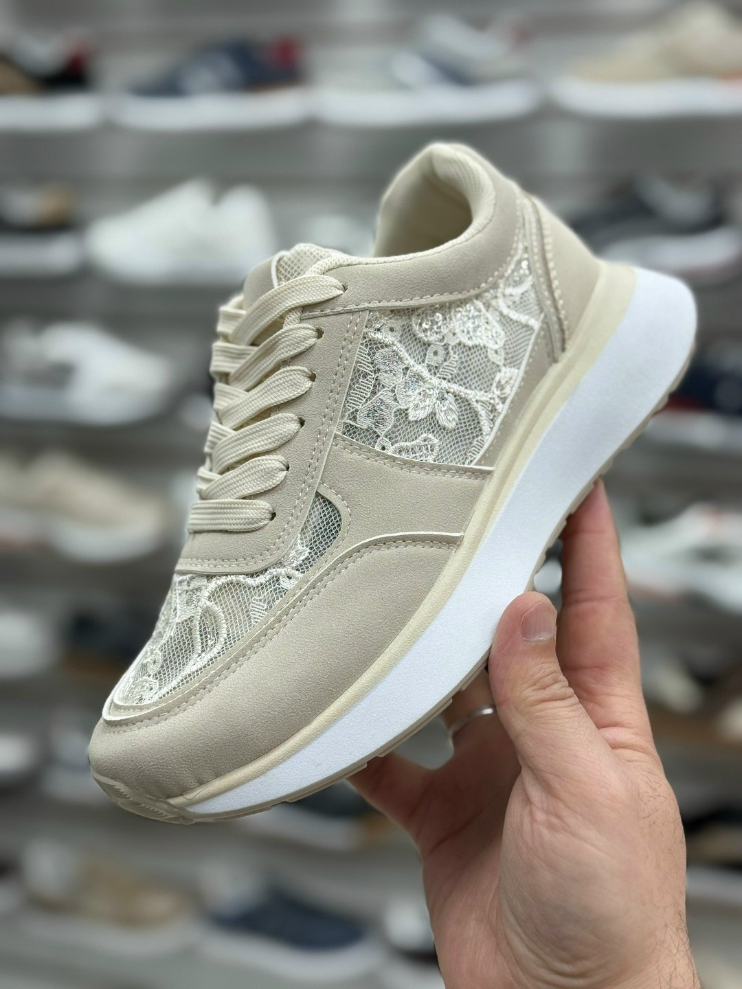 женские кроссовки,,черные кроссовки,женская ,кроссовка