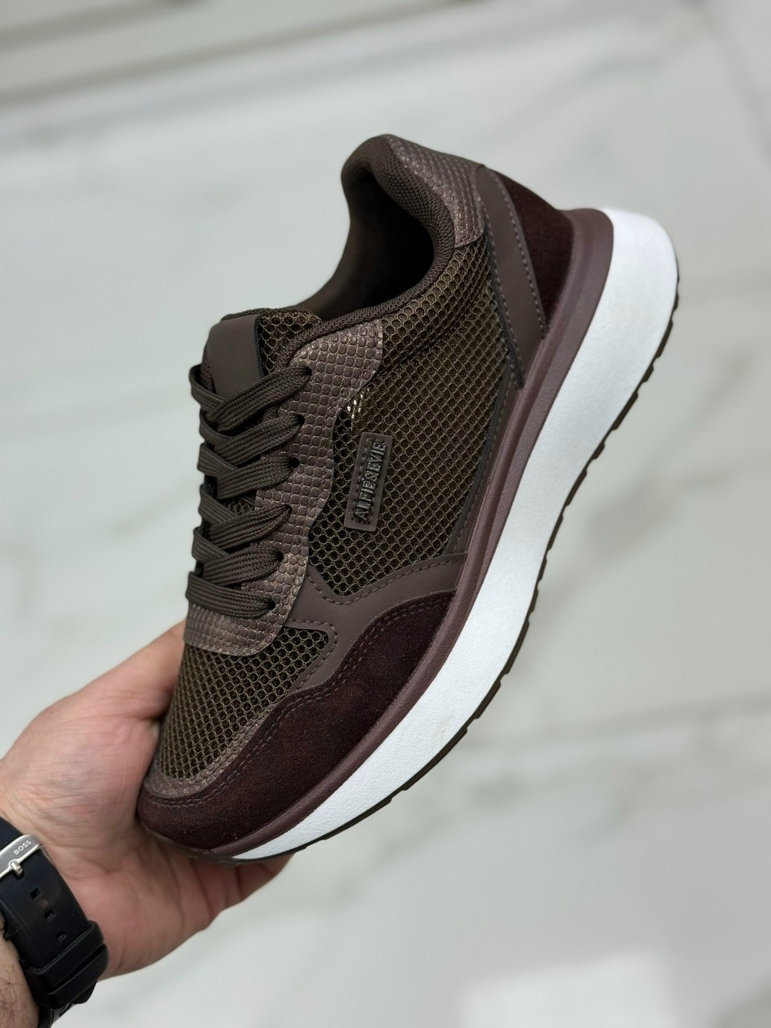 женские кроссовки,,черные кроссовки,женская ,кроссовка