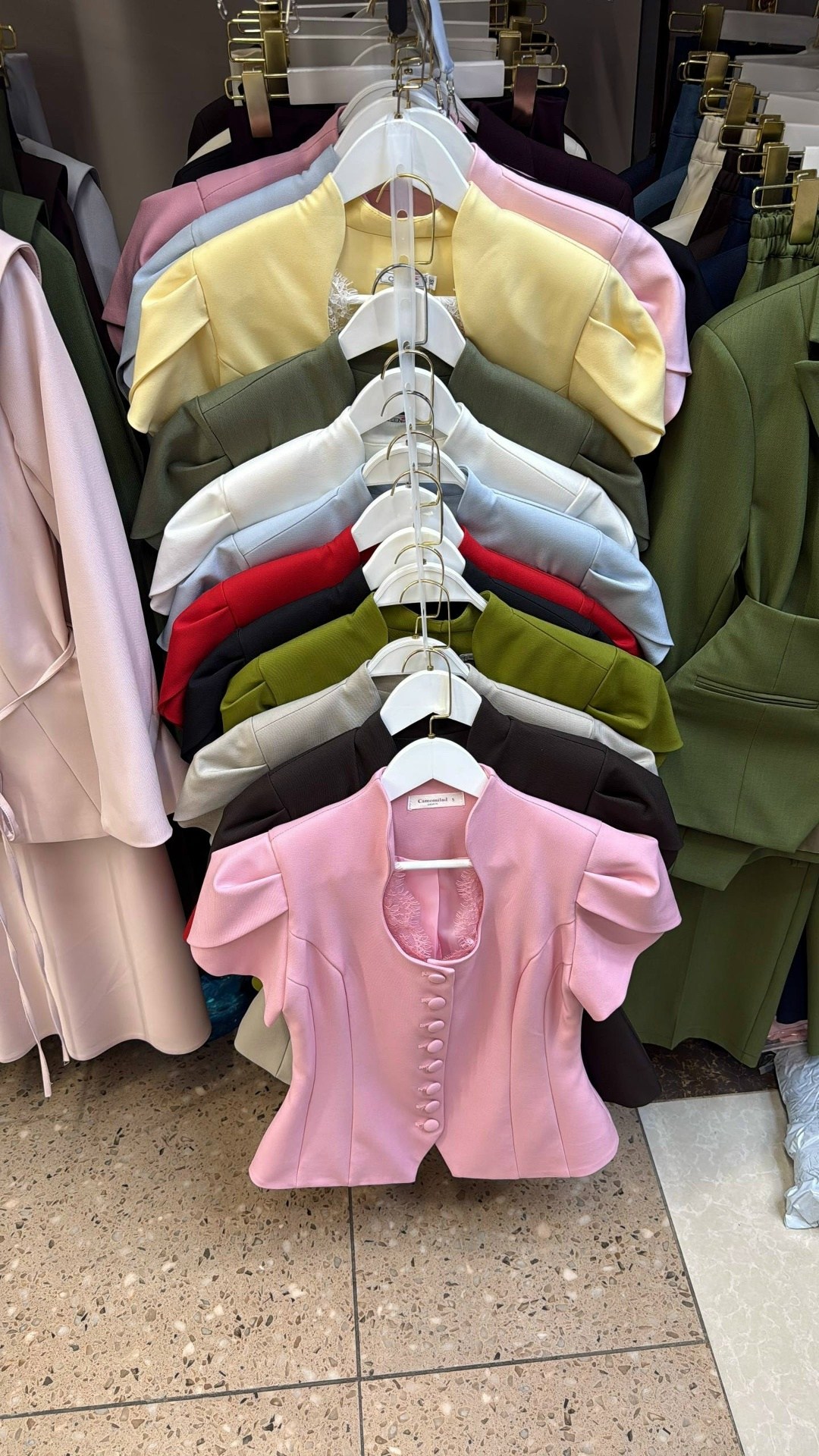 приталенный жакет,приталенный пиджак,жакет,пиджак с баской,жакет с баской