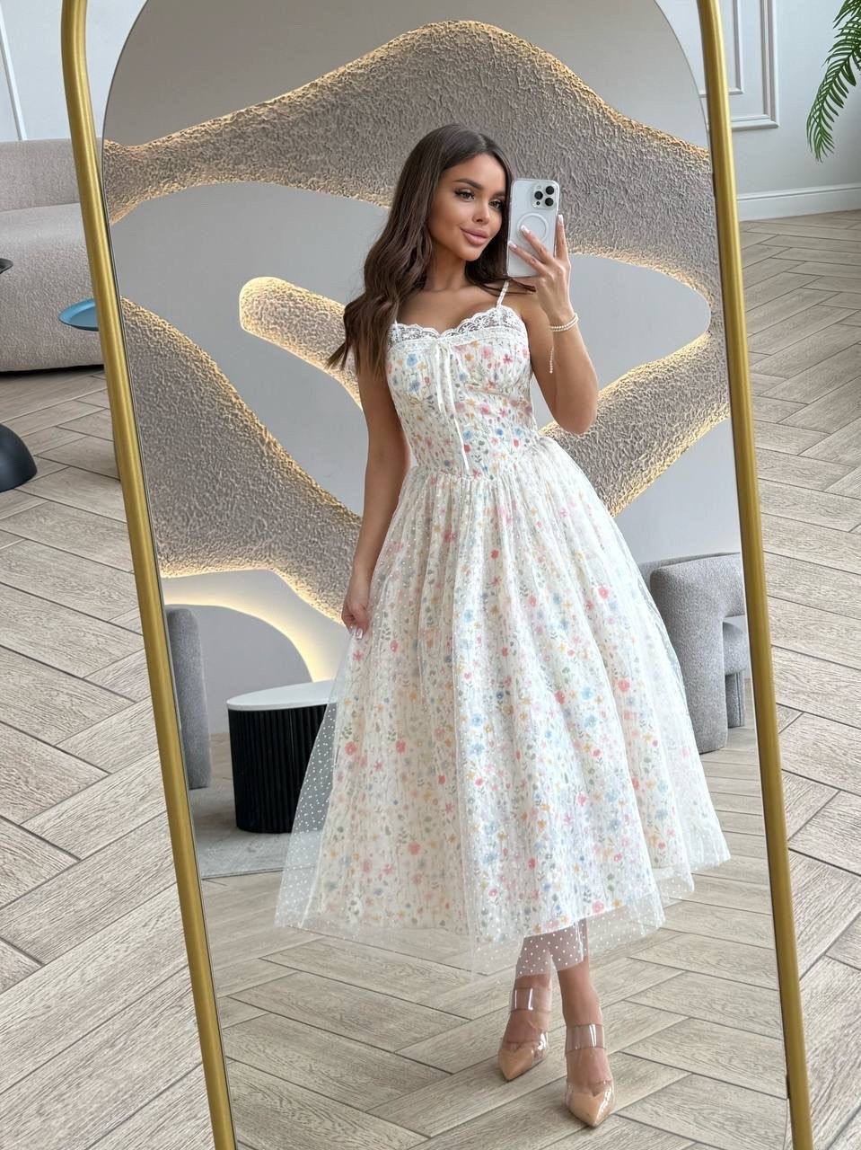 платье нарядное,вырез платья,шикарное платье,девушка,платья мини