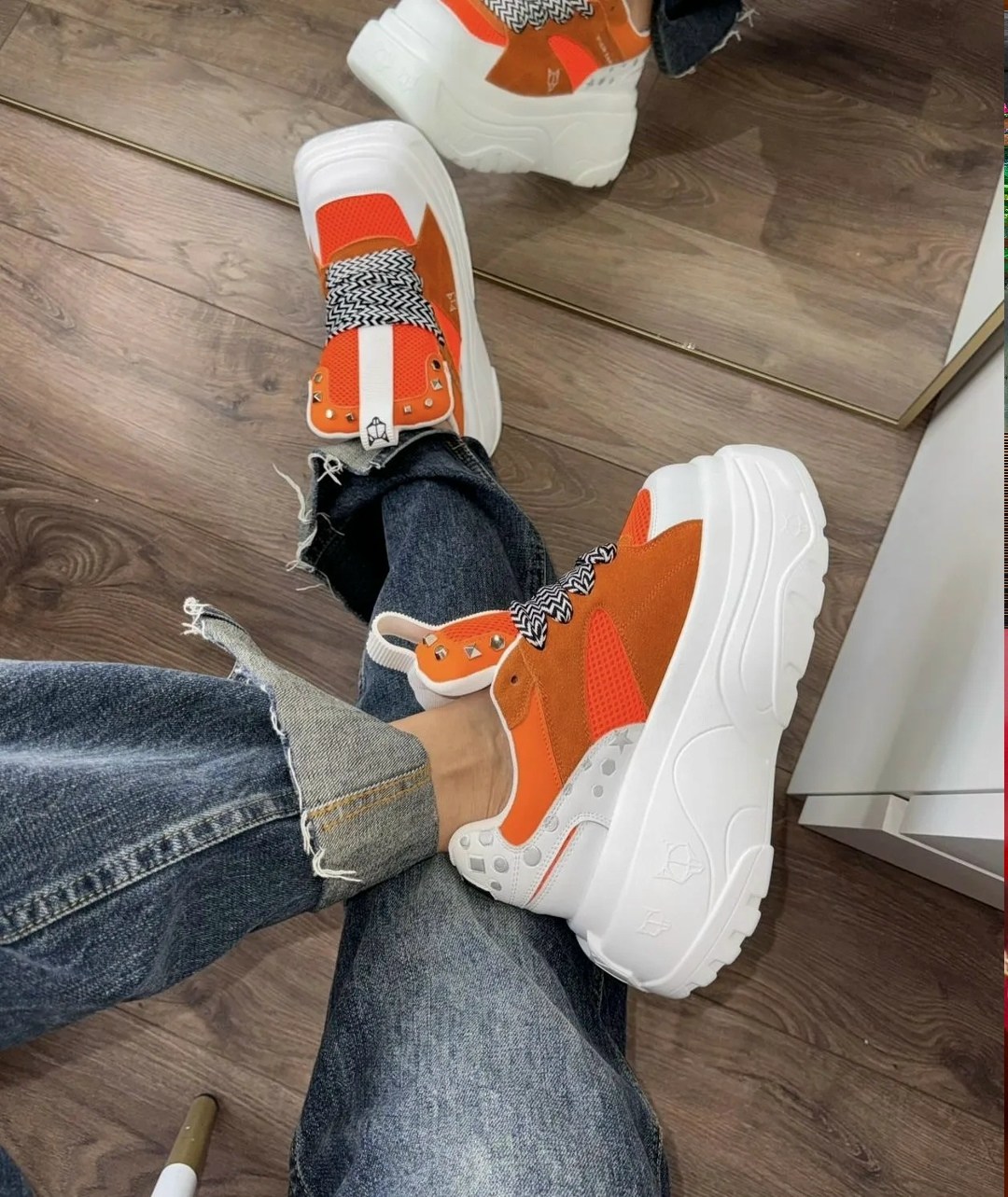 ,женские кроссовки,кроссовки оранжевые,кроссовки модные,спортивная