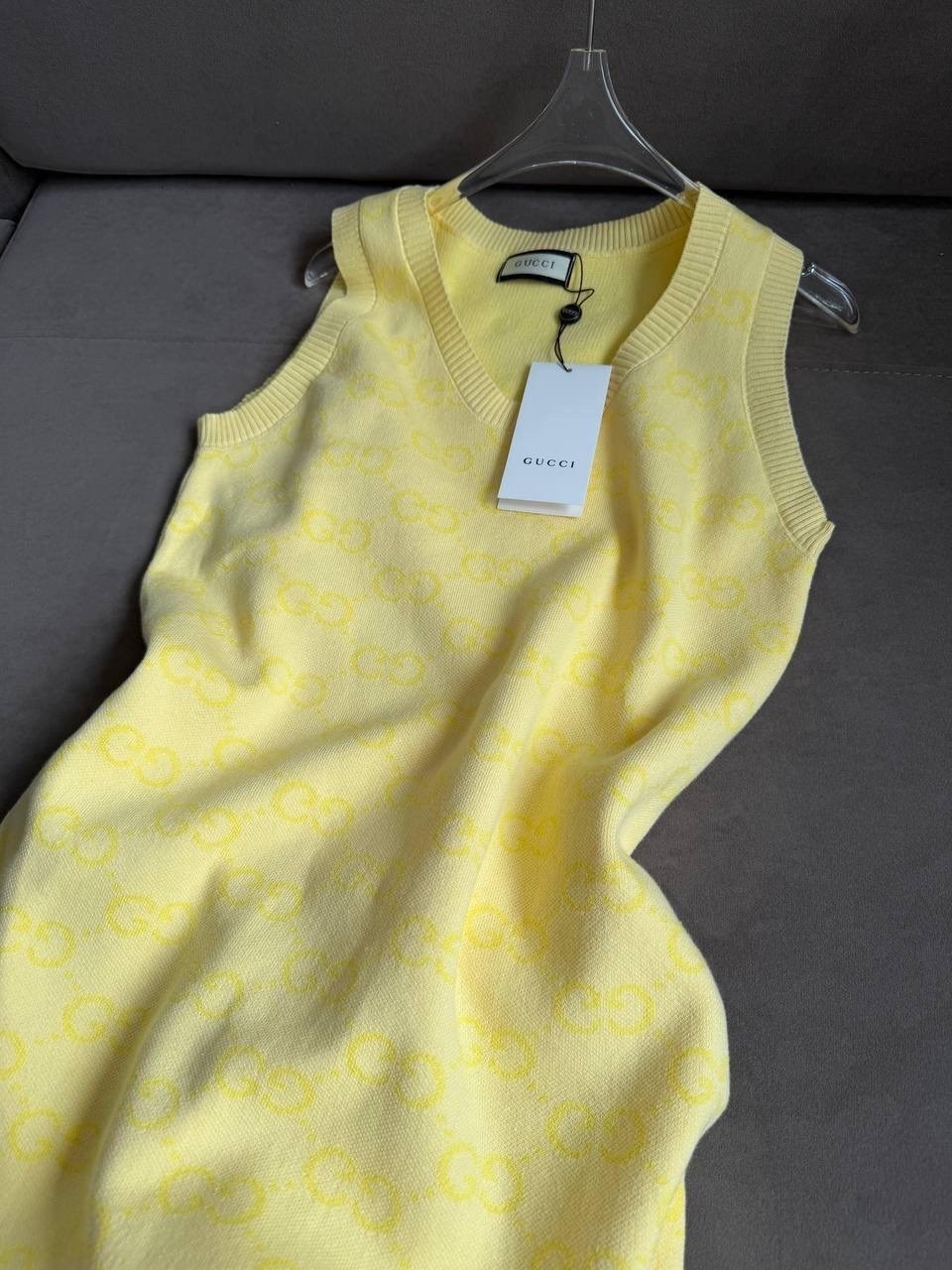 желтый свитер,желтый свитер гуччи,джемпер,безрукавка,брендовые вещи