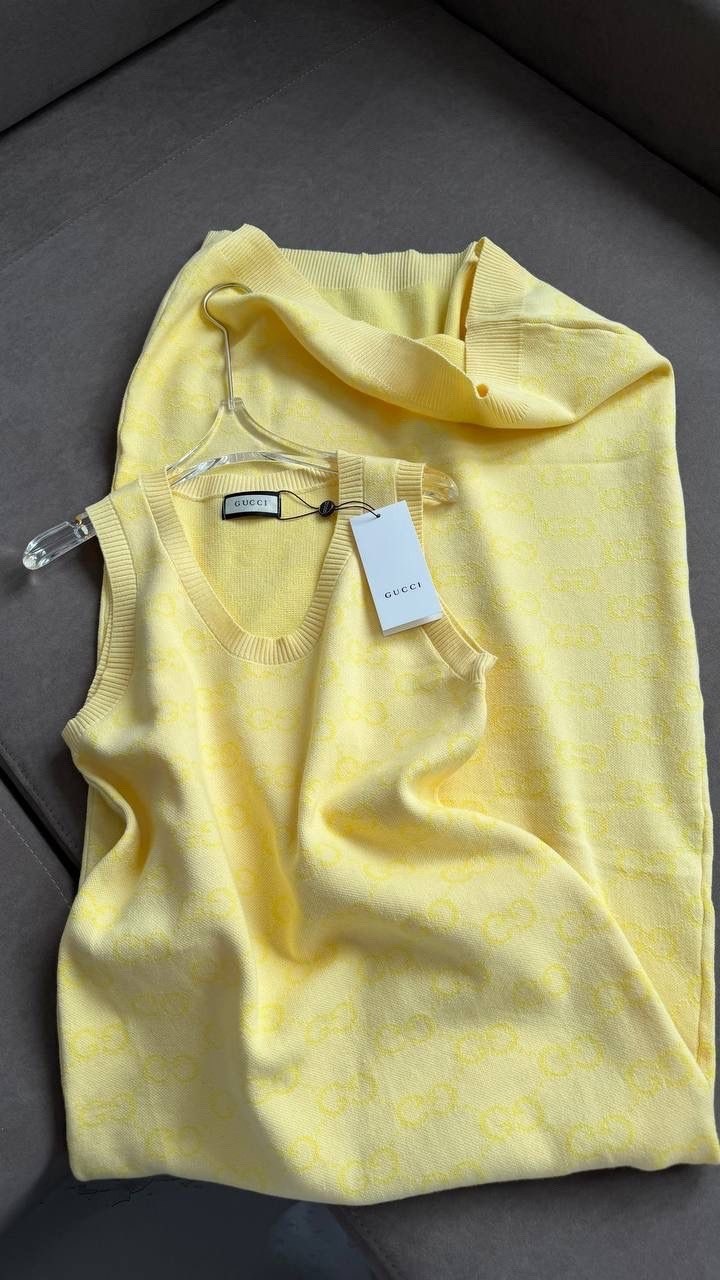 свитер гуччи женский,вязаные жилеты,желтый свитер гуччи,желтый свитер,безрукавка