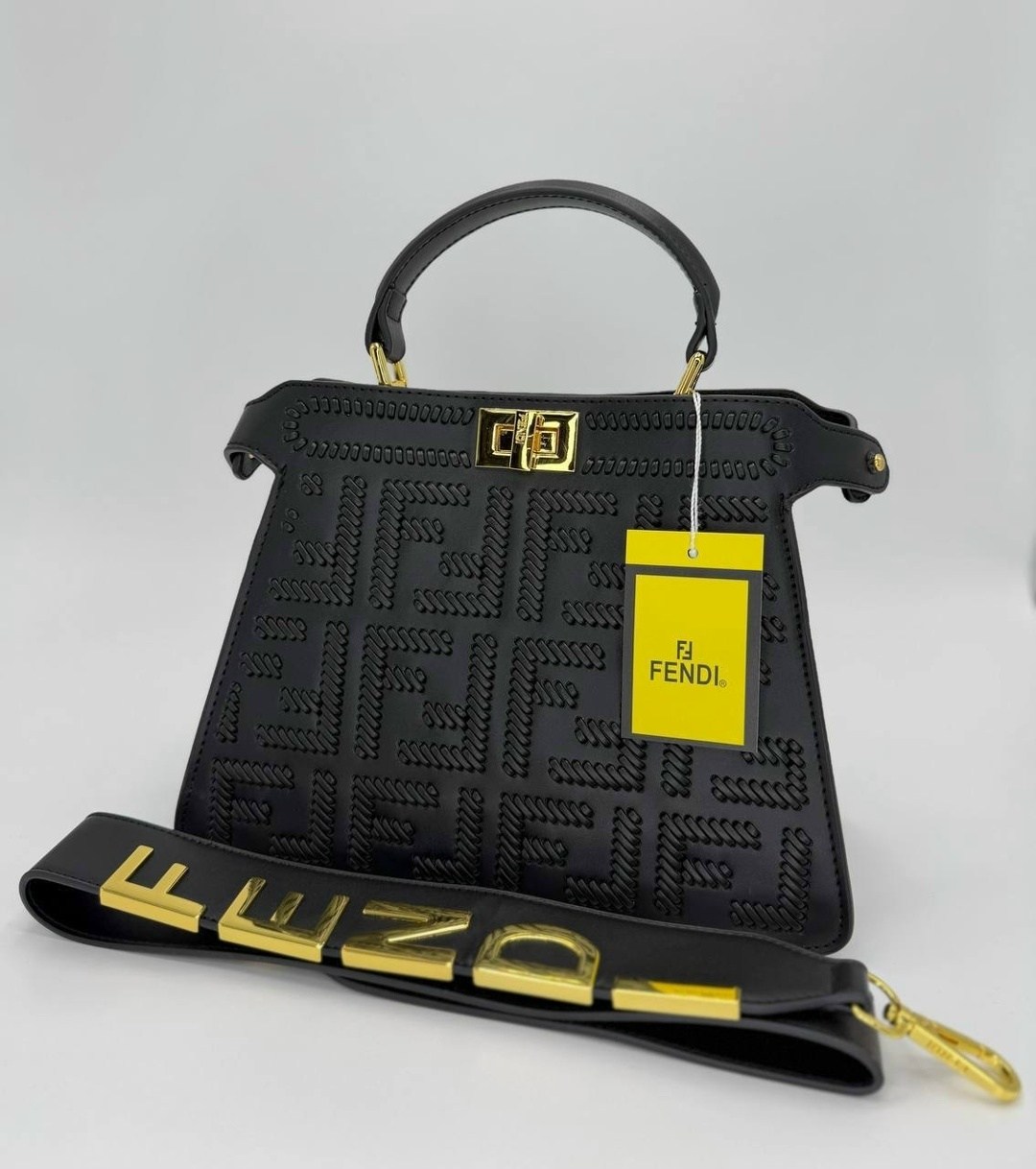 сумка fendi,сумка из зернистой коровьей кожи fendi,fendi сумка на плечо,женская сумка fendi,фенди сумка