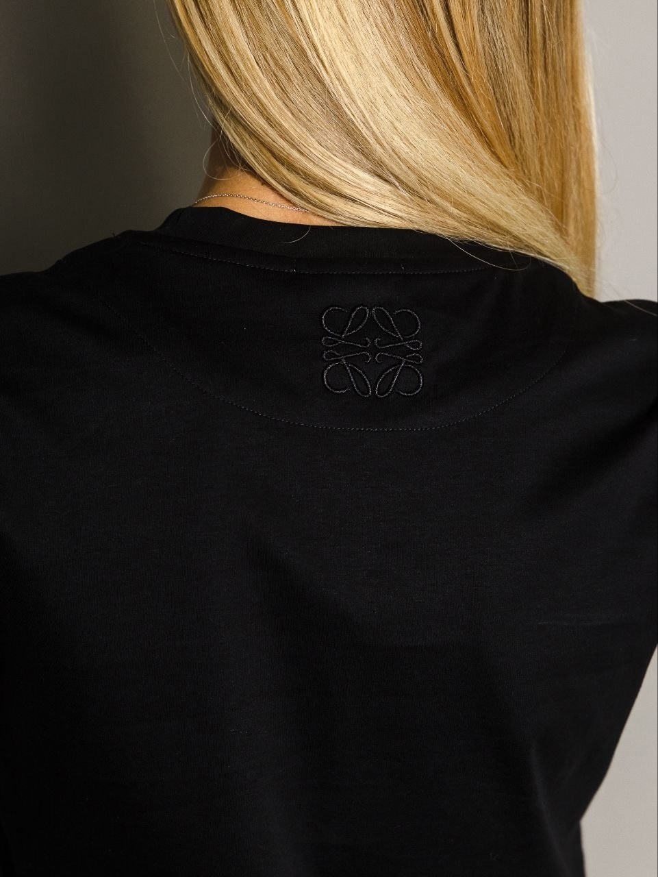 базовая женская футболка,футболки женская,футболка женская черная,базовая футболка,базовая однотонная женская футболка