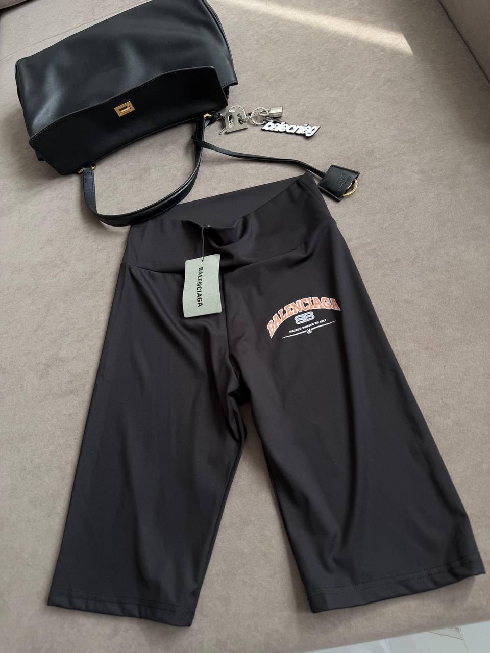 куртка женское balenciaga черный,худи баленсиага,куртка balenciaga,balenciaga оверсайз худи чёрного цвета,balenciaga hoodie