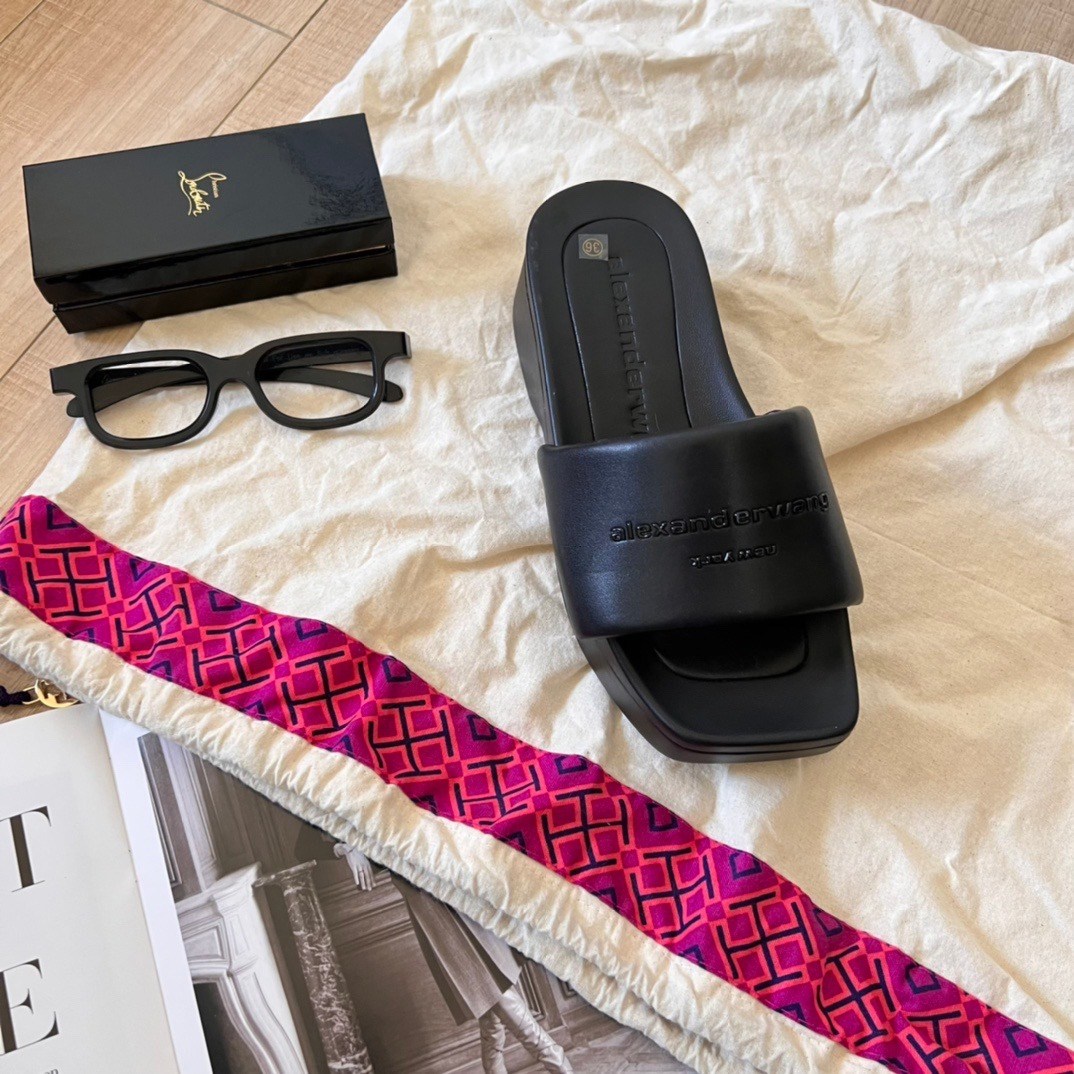 модные тапочки,шлепанцы баленсиага мужские,,шлепанцы женские,мужские шлепанцы