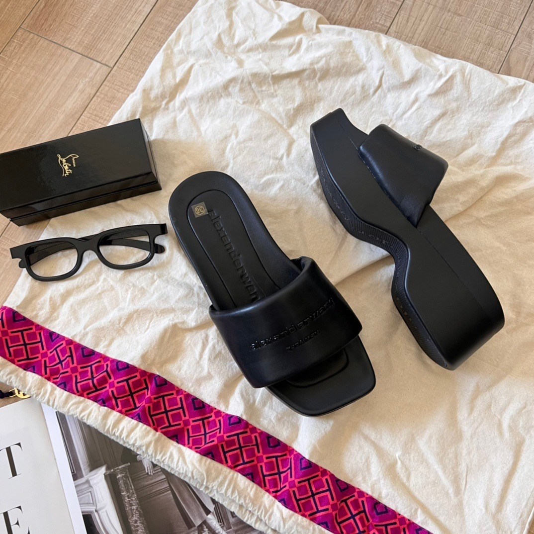 модные тапочки,шлепанцы баленсиага мужские,,шлепанцы женские,мужские шлепанцы