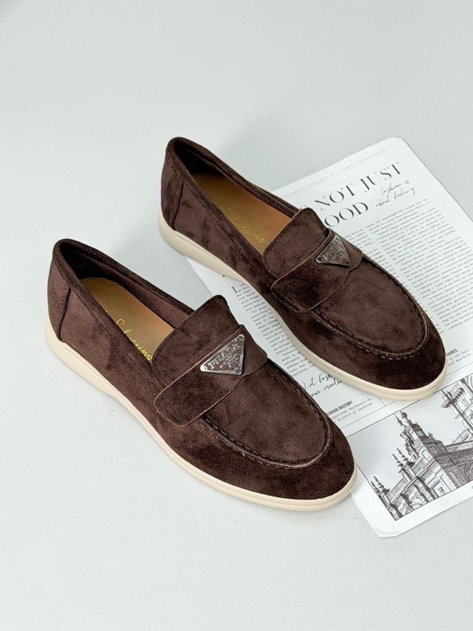 лоферы замшевые,женские лоферы,лоферы женские замшевые,коричневые замшевые лоферы,лоферы prada