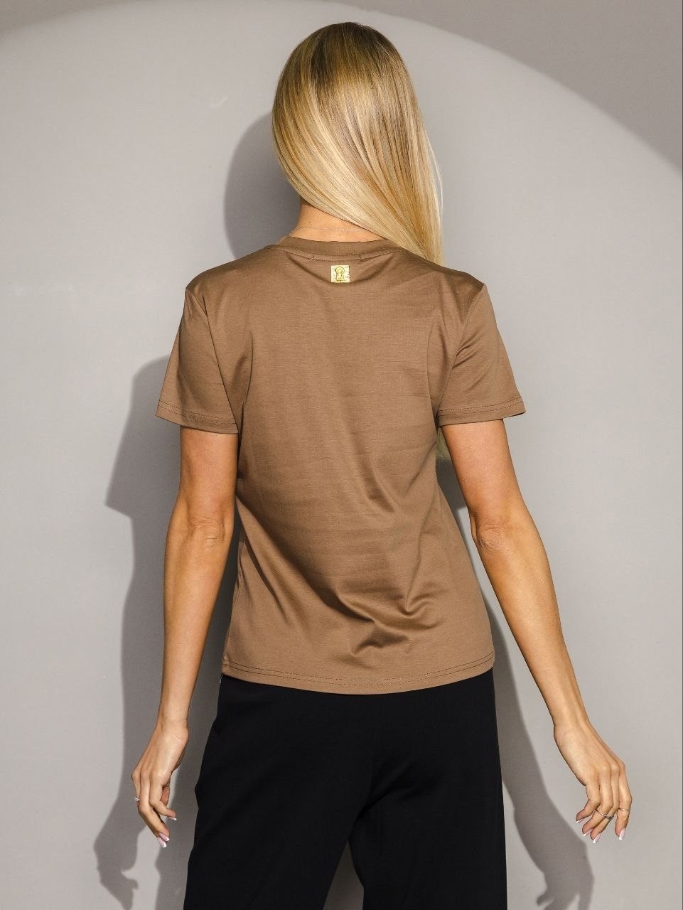 футболка женская,бежевая футболка,футболки модные,футболки клевер женские,футболка