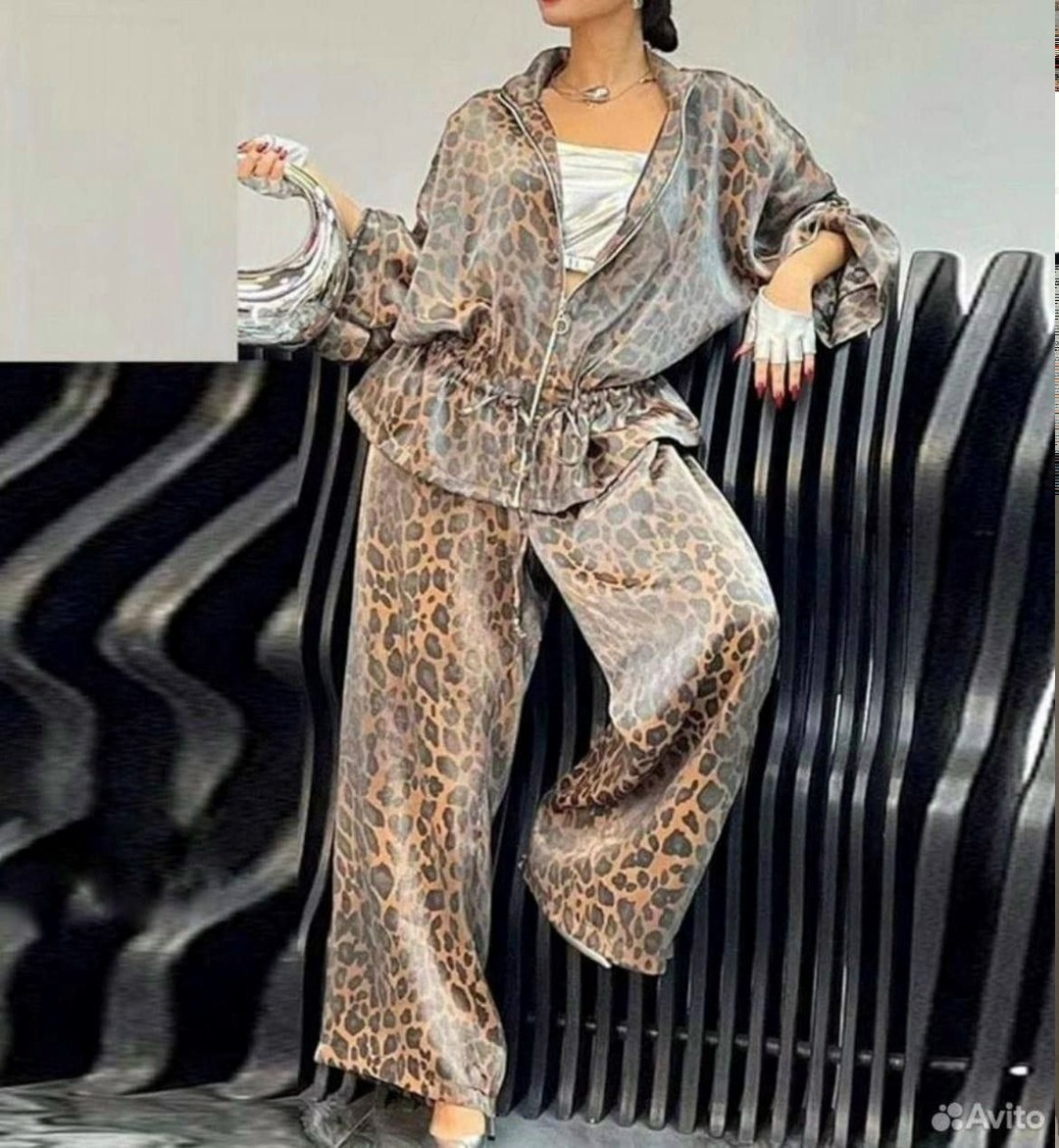 леопардовые костюмы,костюм женский,костюм двойка женская,костюм с брюками нарядный,женский брючный костюм