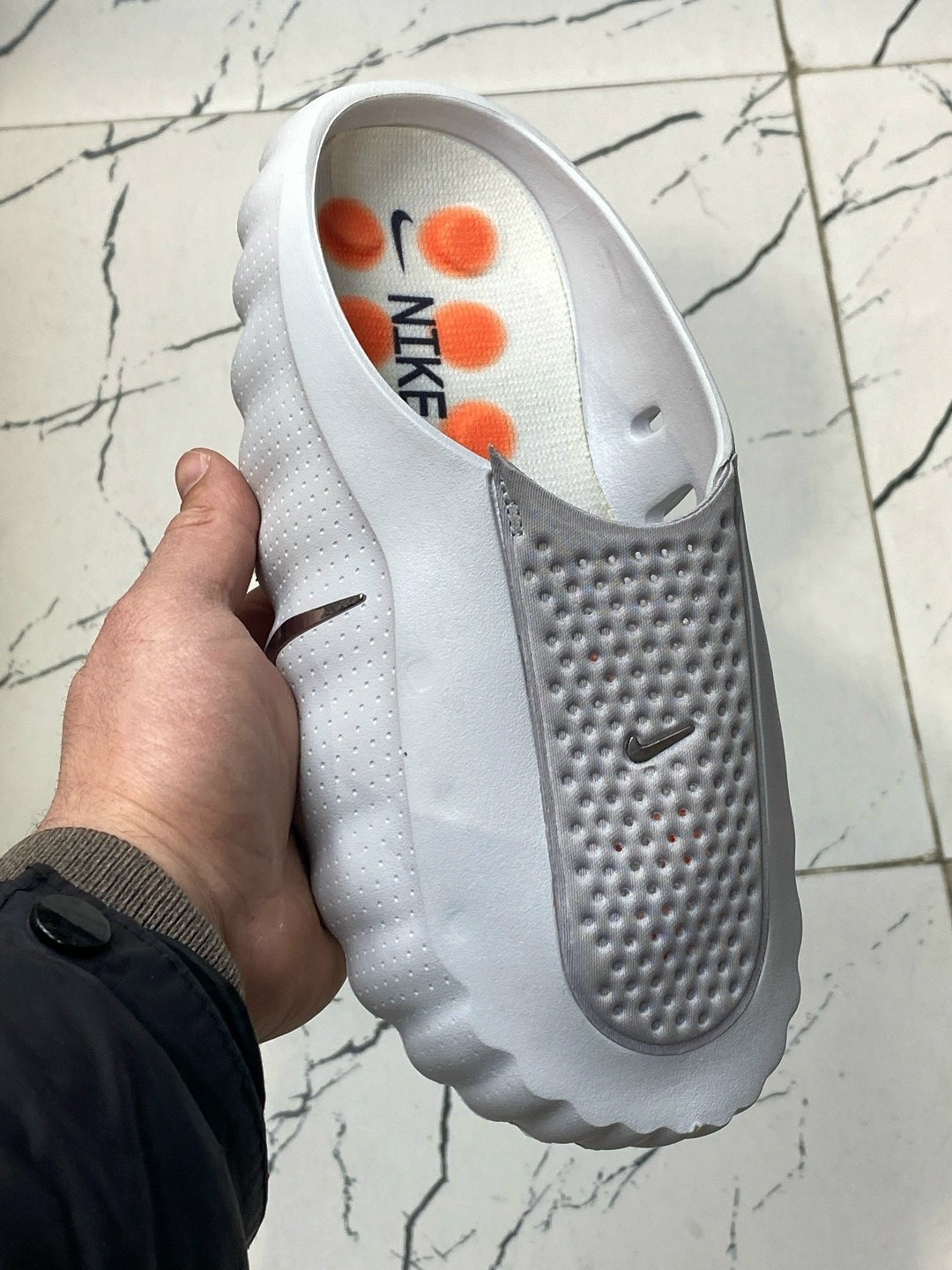 кроссовки,найк тапки,тапочки найк,оригинальный спортивный,nike mind 001