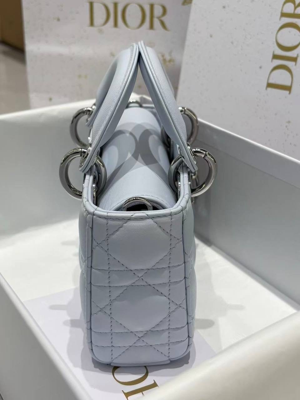 dior сумка,сумки диор,сумка диор белая,сумка кристиан диор маленькая,женская сумка dior