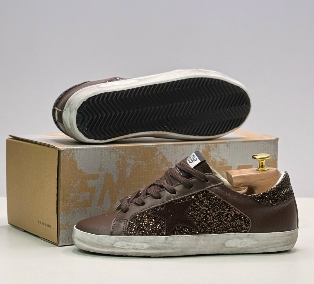 golden goose кроссовки super-star коричневый,,кроссовки golden goose,кеды golden goose,женские низкие кеды super-star с блестками golden goose цвет black