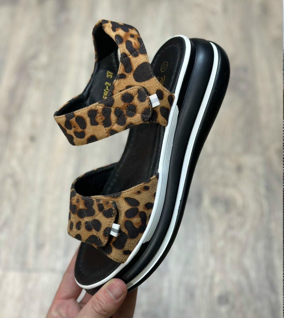 ,леопардовые шлепки,шлепанцы женские,шлепанцы с леопардовым принтом,женские босоножки