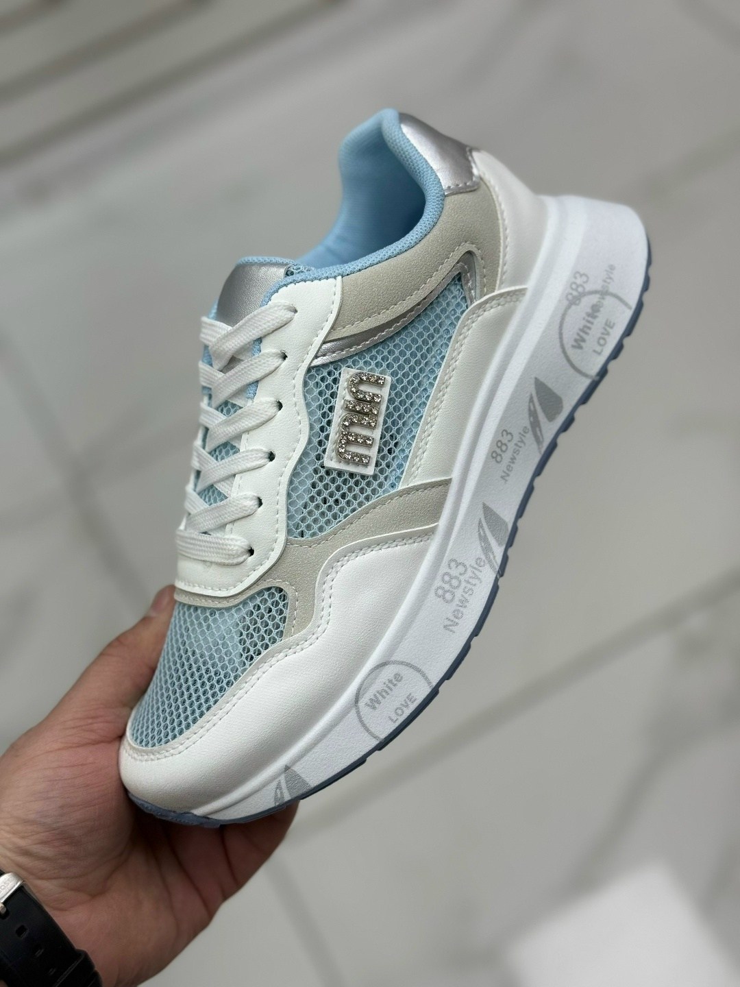 женские кроссовки,,черные кроссовки,женская ,кроссовка