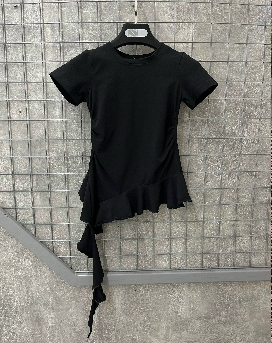 блузка с оборками,футболка с оборками,блузка модная,футболки женская,дизайнерские блузки