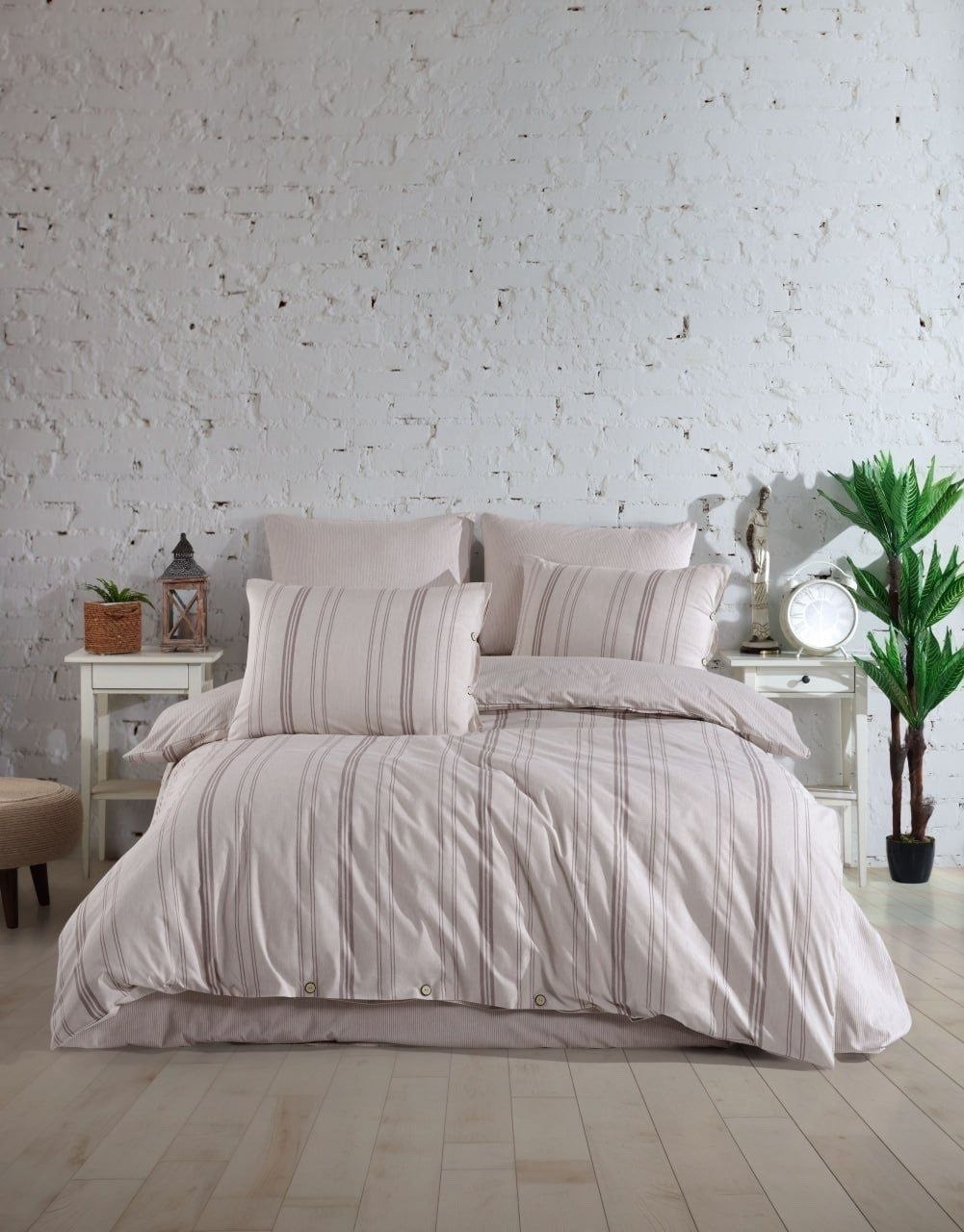 кровати,кровати двуспальные,кровать с изголовьем,постельного белья