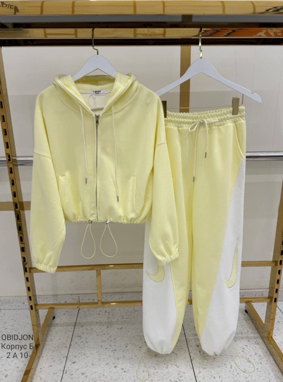 спортивные костюмы ,спортивный костюм,спортивный костюм спортивные костюмы,красные спортивные костюмы,красный костюм тройка женский