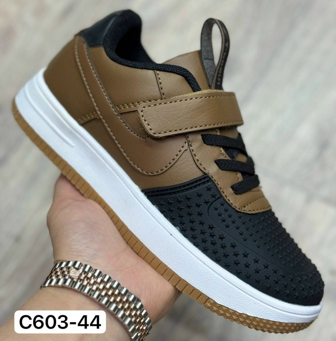 кроссовки,кроссовки закрытые,кроссовки nike lunar force 1 duckboot зимние зеленые,модели обуви,кроссовки оптом