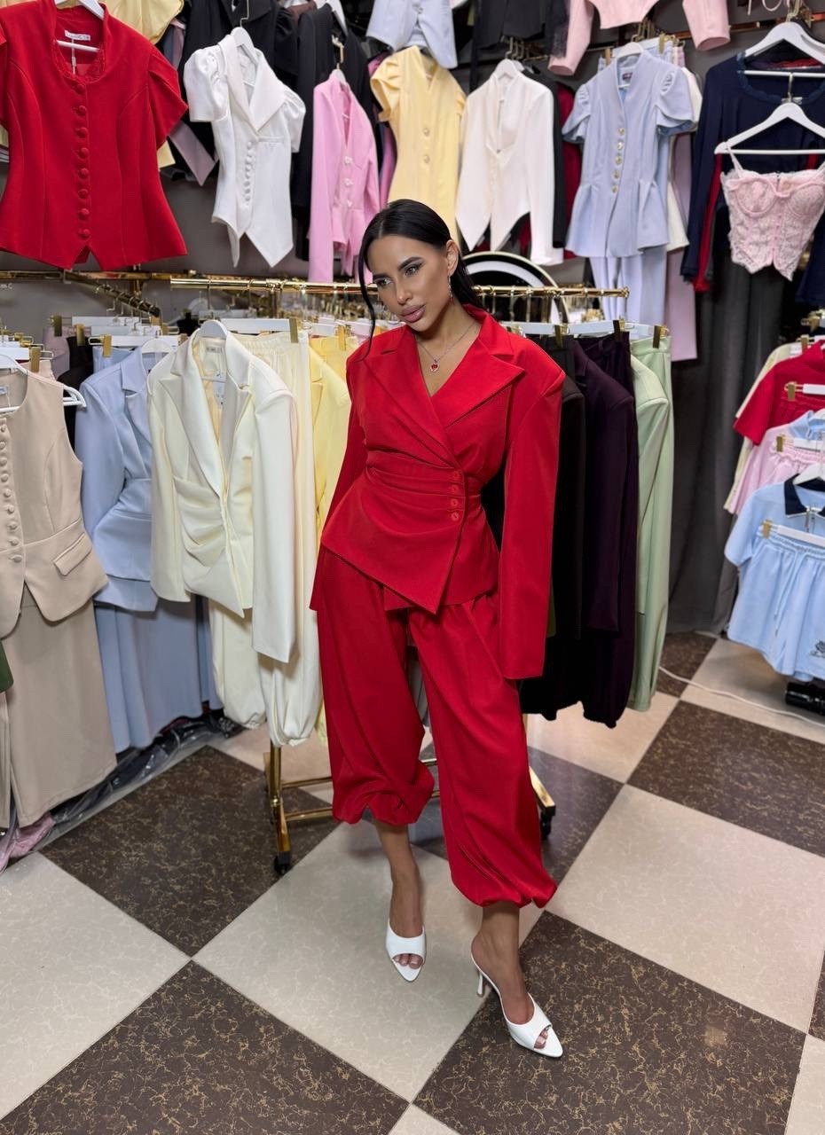 костюм брючный,женский брючный костюм,брючный костюм для женщин,деловой брючный костюм,брючный костюм с топом