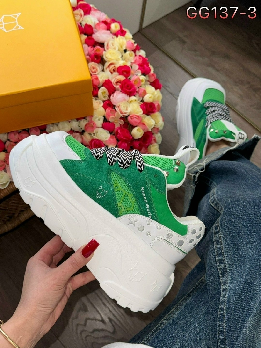 ,женские кроссовки,кроссовки оранжевые,кроссовки модные,спортивная