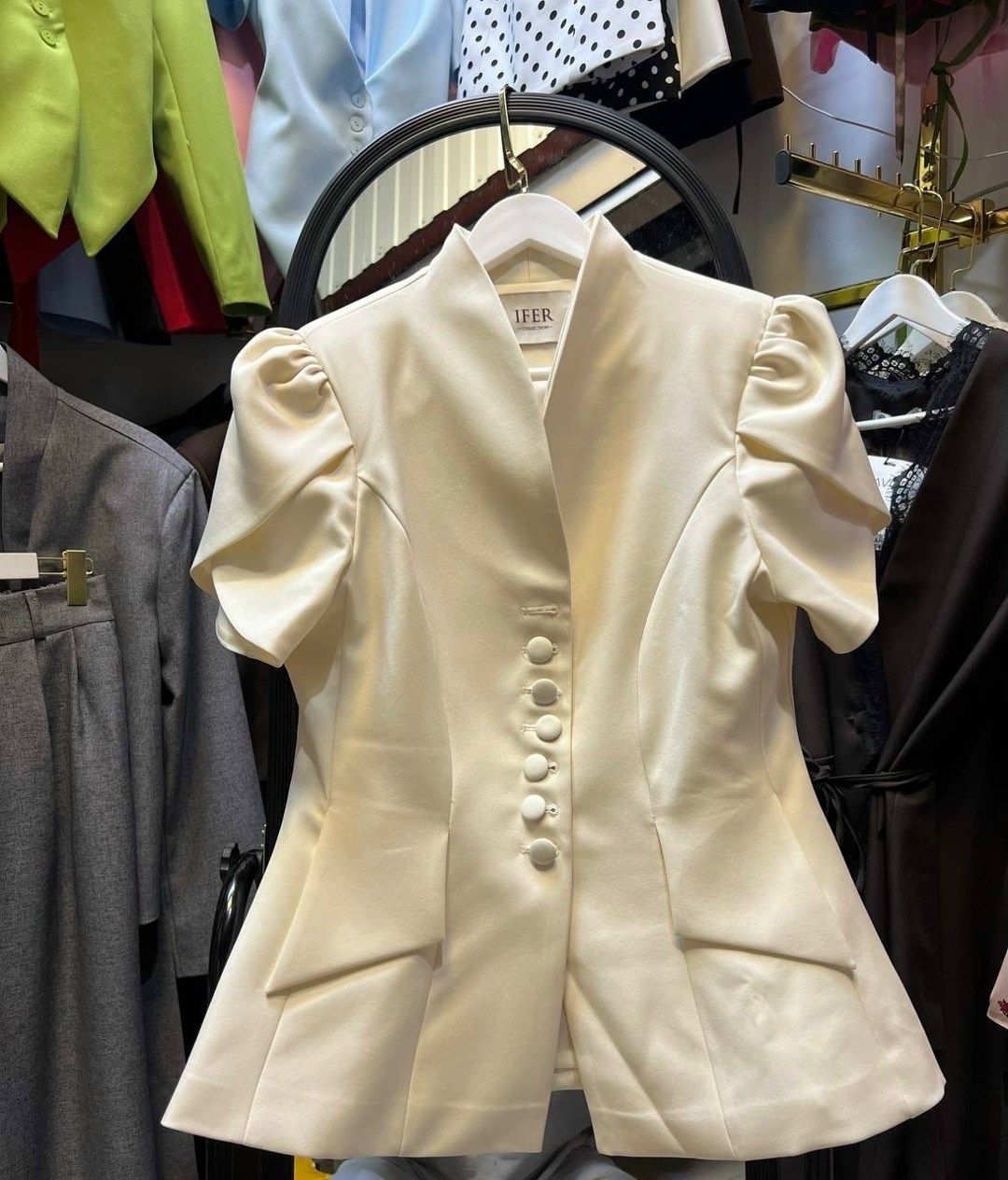 женские костюмы,женские деловые костюмы,элегантные наряды,жакет,женские наряды