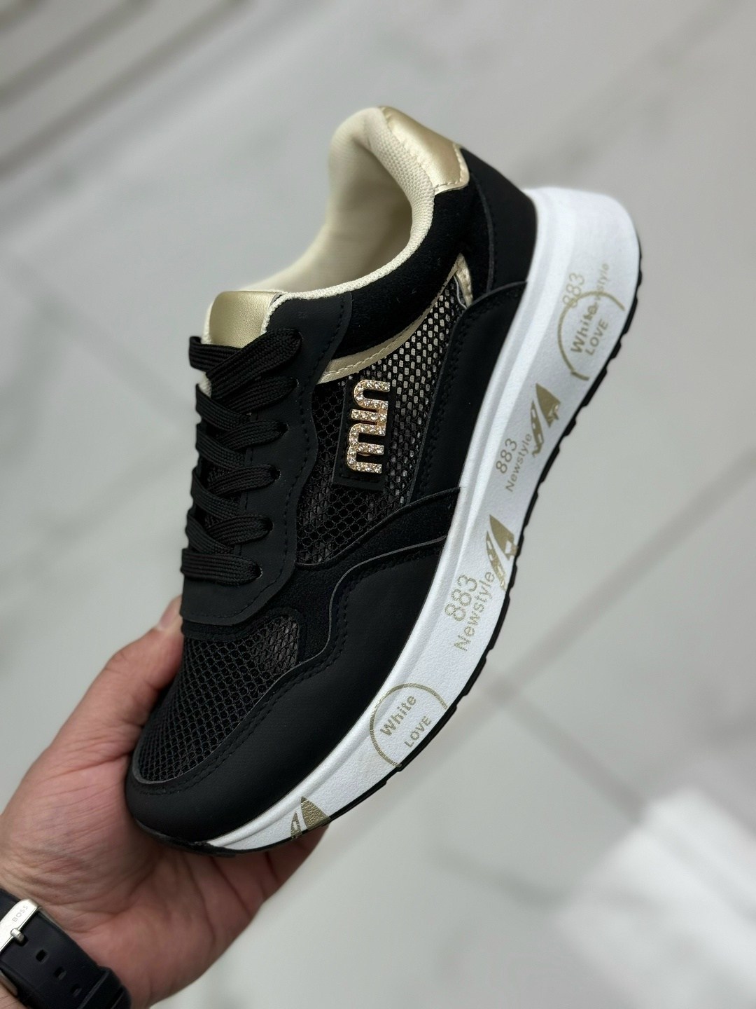 женские кроссовки,,черные кроссовки,женская ,кроссовка