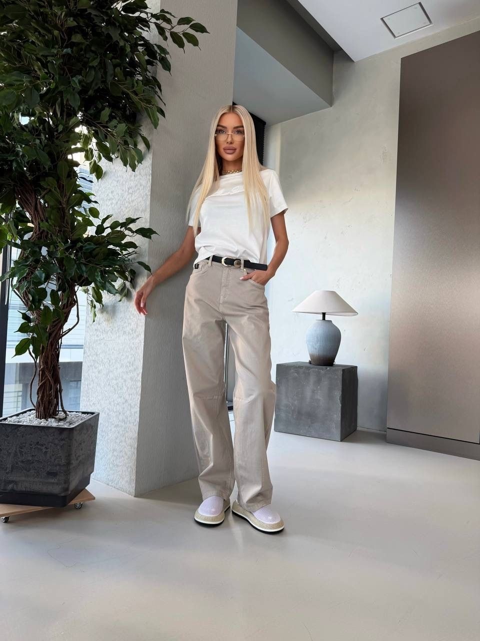 брюки джинсы,стильные джинсы,модные брюки,джинсы бежевые,джинсы широкие