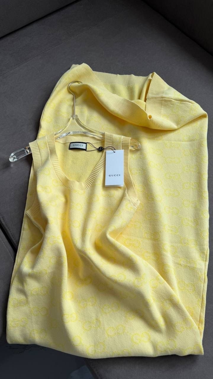 свитер гуччи женский,вязаные жилеты,желтый свитер гуччи,желтый свитер,безрукавка