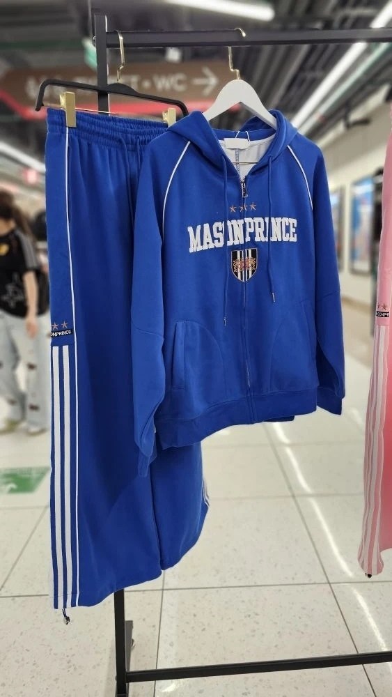 спортивные костюм,женские костюмы спортивные,спортивный костюм спортивные костюмы,женский спортивный костюм из премиальной ткани,костюм женский тройка