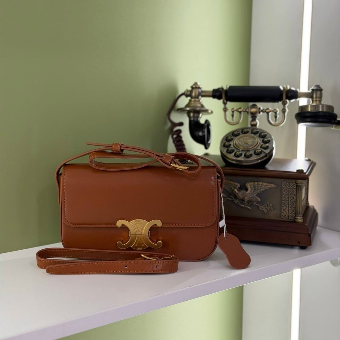 celine сумка на плечо,сумка celine,сумка celine triomphe,женская сумка celine,сумка на плечо багет celine