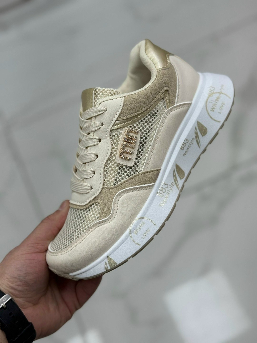 женские кроссовки,,черные кроссовки,женская ,кроссовка