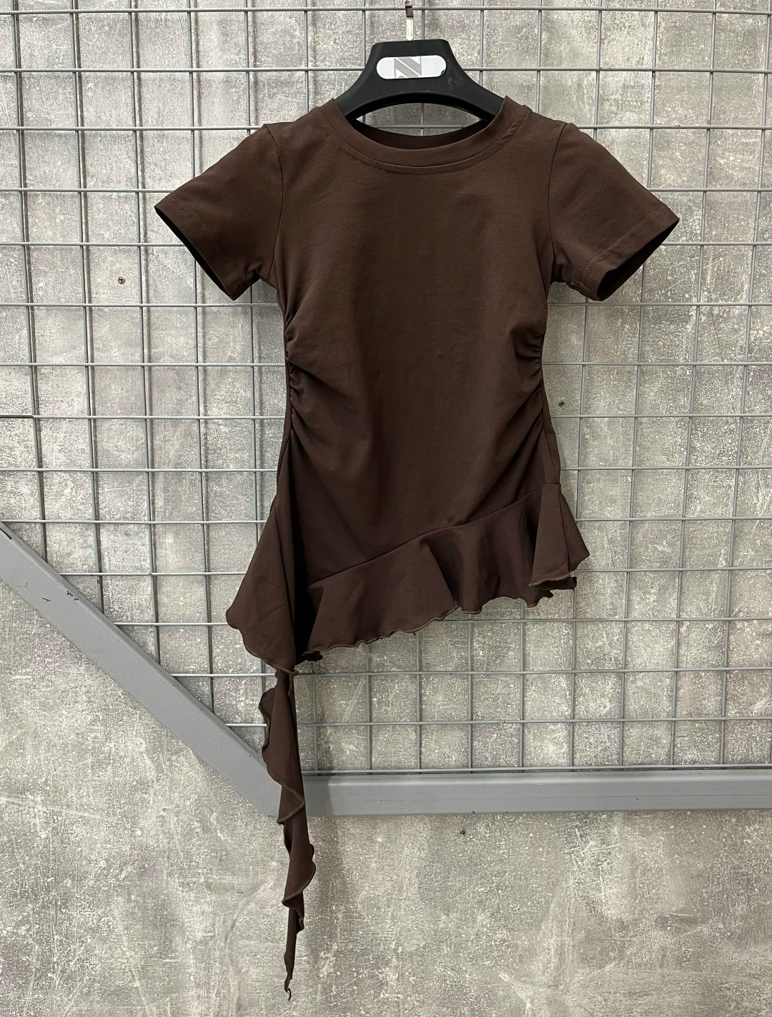 блузка с оборками,футболка с оборками,блузка модная,футболки женская,дизайнерские блузки