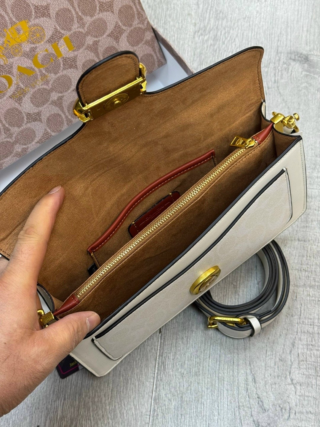 coach женская сумка,сумка coach,сумка реплика coach,сумка через плечо coach цвет белый,сумка через плечо coach