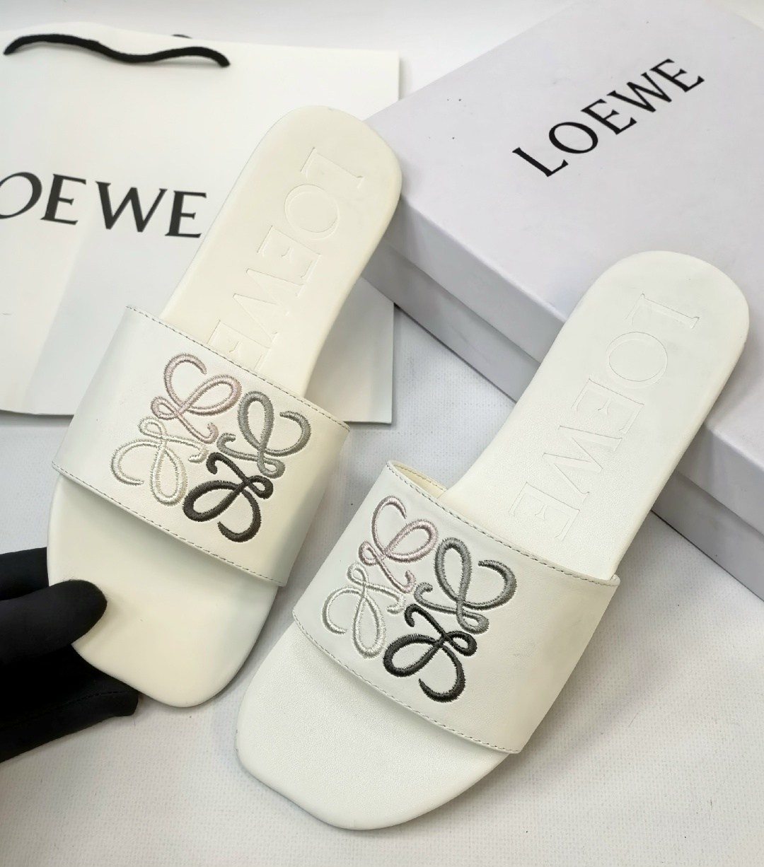 ,женские шлепанцы,шлепки женские,шлепанцы белые,шлепанцы