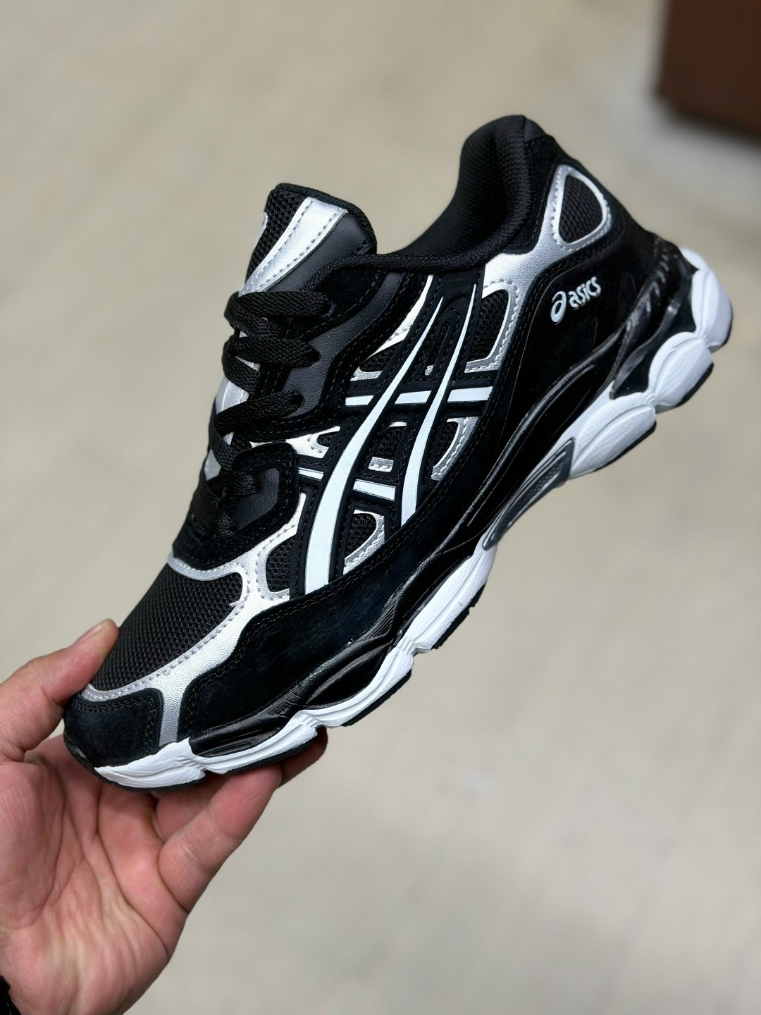 кроссовки asics gel-nyc graphite grey black,кроссовки мужские asics,кроссовки asics,кроссовки asics gel nyc,спортивная