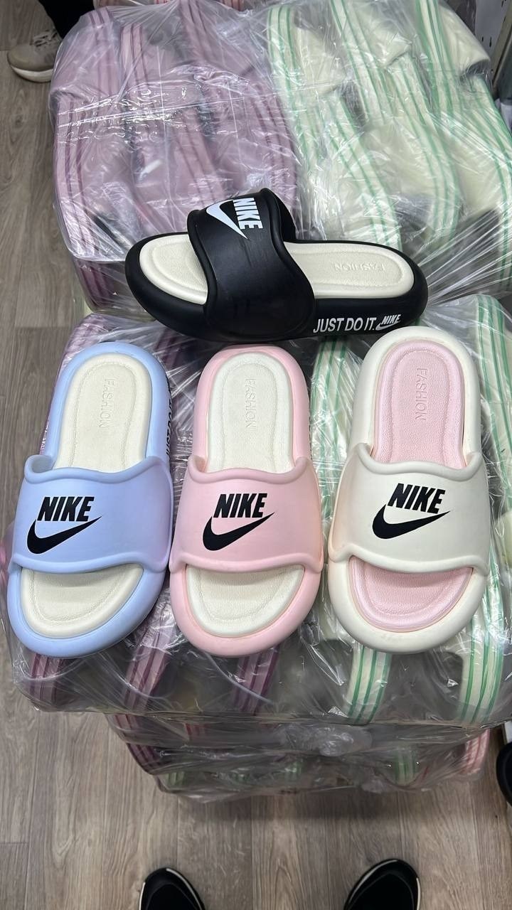 шлепанцы gucci женские,шлепанцы gucci,gucci сланцы,,gucci тапки