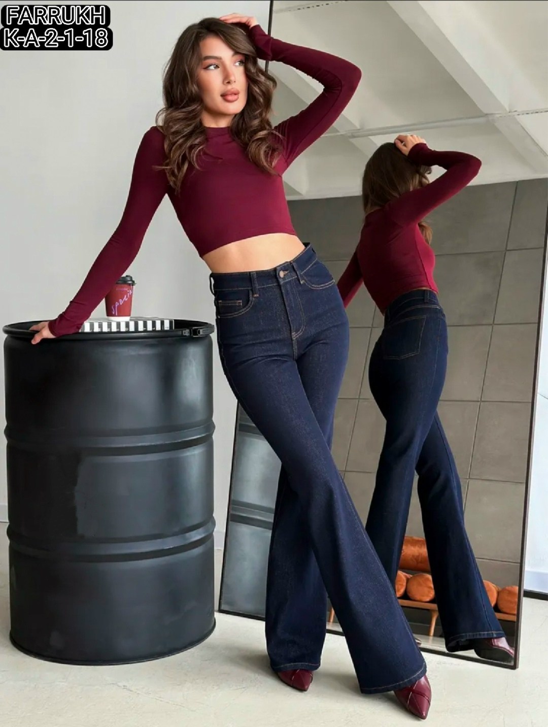 женские джинсы клеш,джинсы клеш,джинсы клеш сзади,джинсы клеш женские с высокой талией,джинсы женские