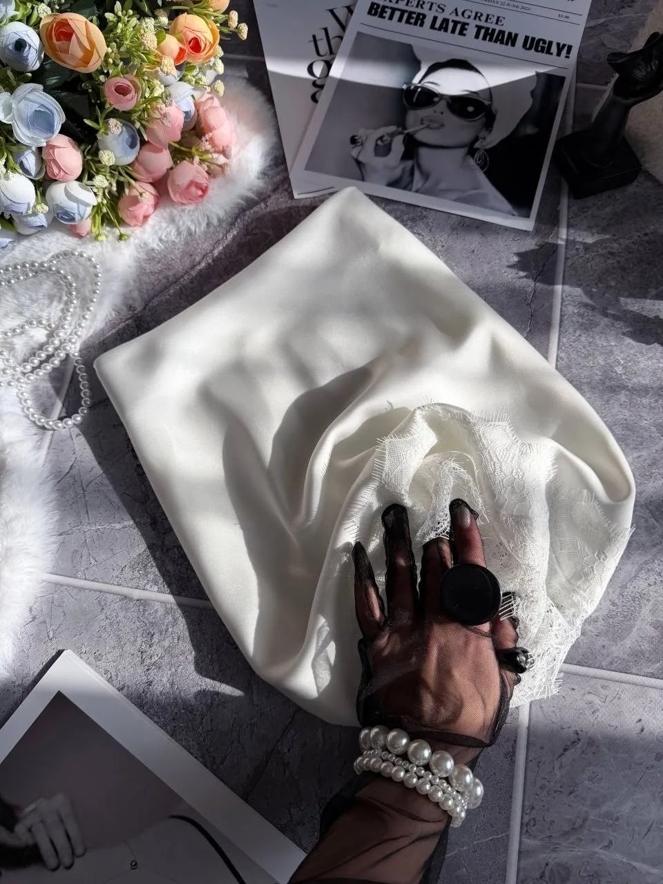 атласная юбка с кружевом,мини-юбка из шелкового атласа с кружевной отделкой saint laurent коричневый,юбка с кружевами,кружевная юбка,юбка миди с кружевом