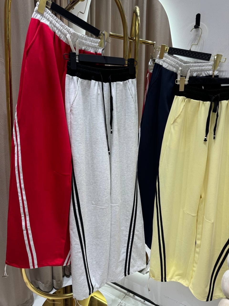 спортивные штаны,спортивные брюки,брюки спортивные женские,спортивные штаны женские,широкие спортивные штаны