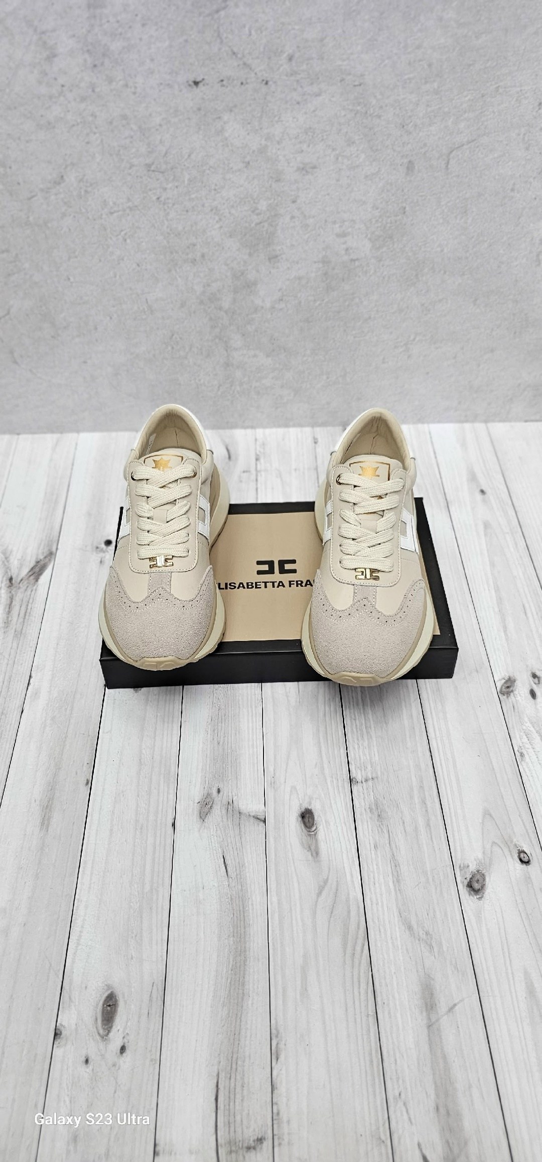 hogan кроссовки,,кроссовки бежевые,женские кроссовки,замшевые кроссовки